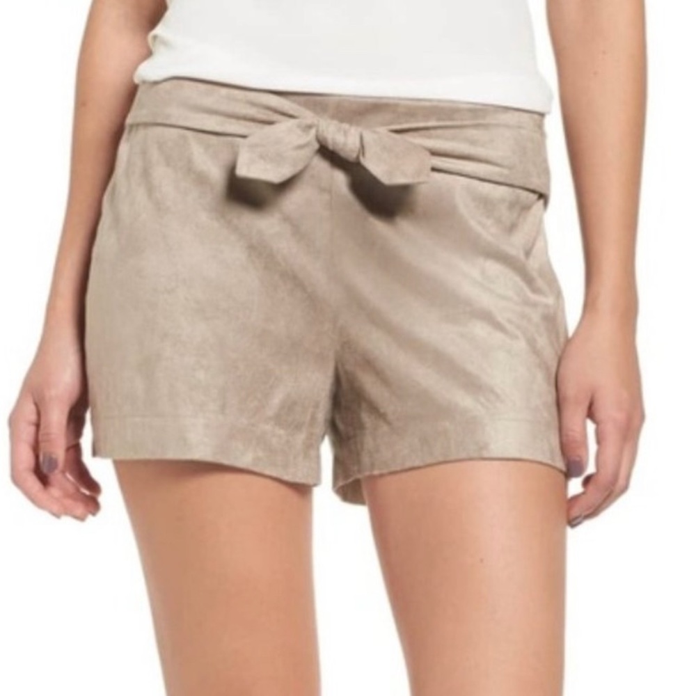 Cupcakes and Cashmere size 6 shorts faux suede - Picture 3 of 10